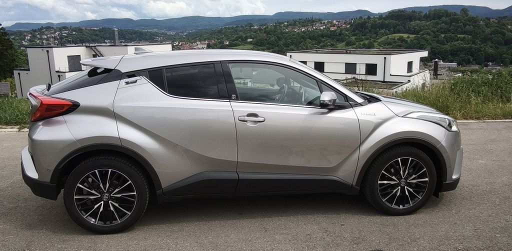 Toyota C-HR 96.603 km 16.000 &euro; Schwäbisch Gmünd 73527