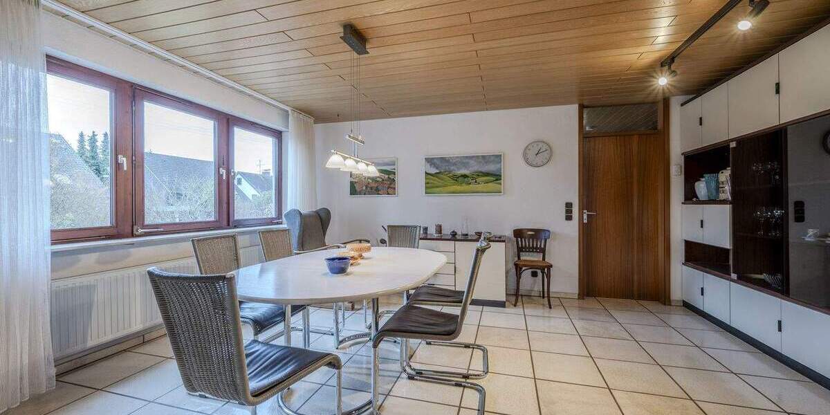 Einfamilienhaus Nürtingen - 7 Zimmer, 282 m&sup2;, 949.000&euro; | Angebot:25732743