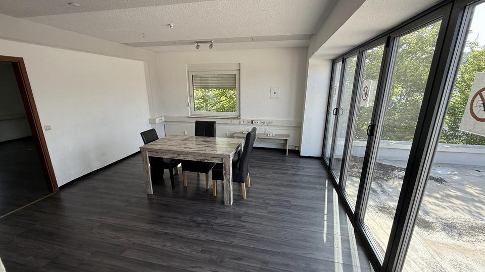 Dachgeschoßwohnung Hochdorf - 4.5 Zimmer, 135 m&sup2;, 900&euro; | Angebot:25789597