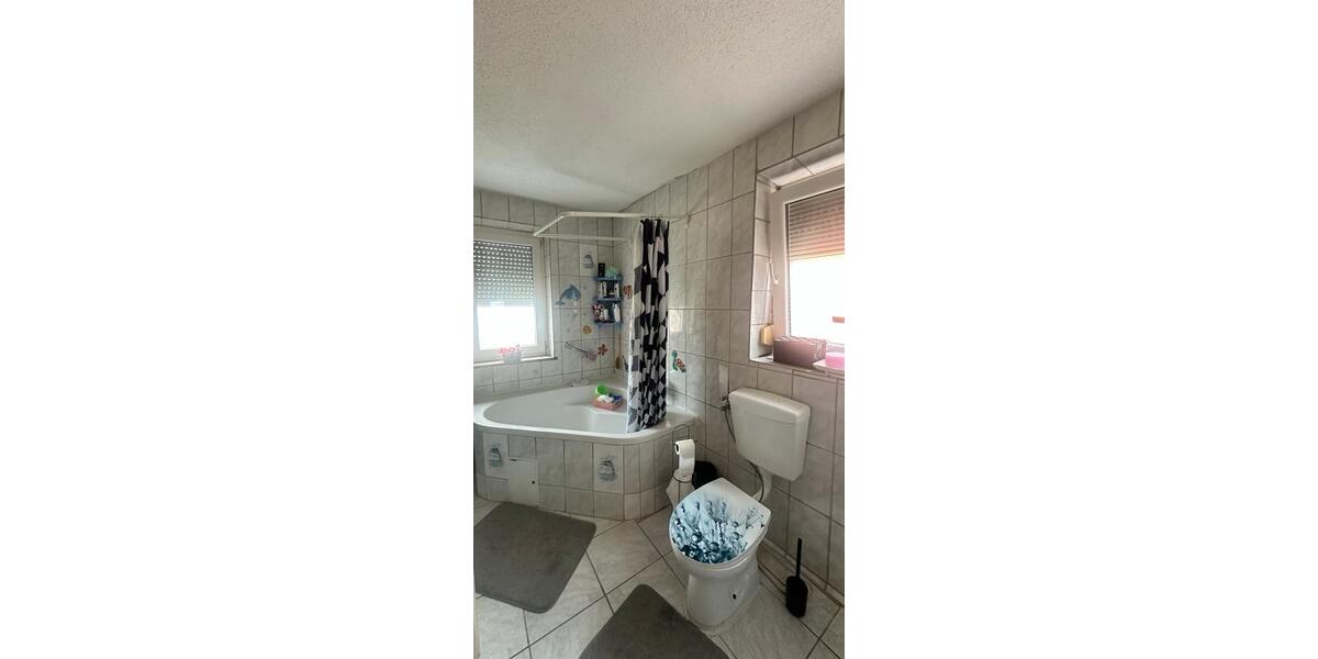 Erdgeschoßwohnung Laichingen - 4 Zimmer, 95 m&sup2;, 1.050&euro; | Angebot:26022413