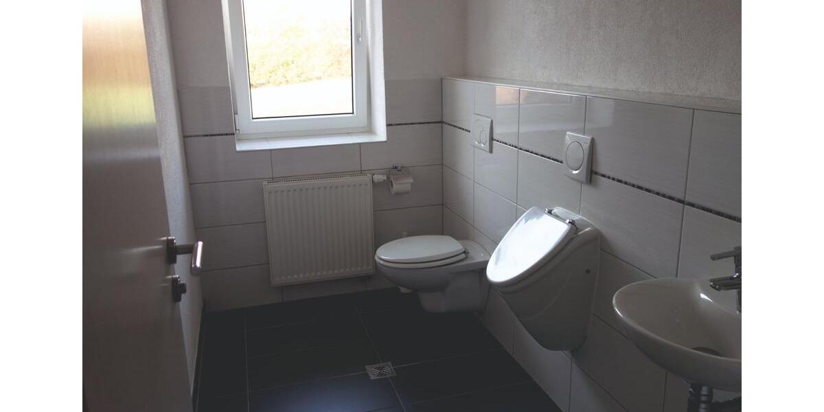 Etagenwohnung Westerheim - 8 Zimmer, 220 m&sup2;, 1.640&euro; | Angebot:25654088