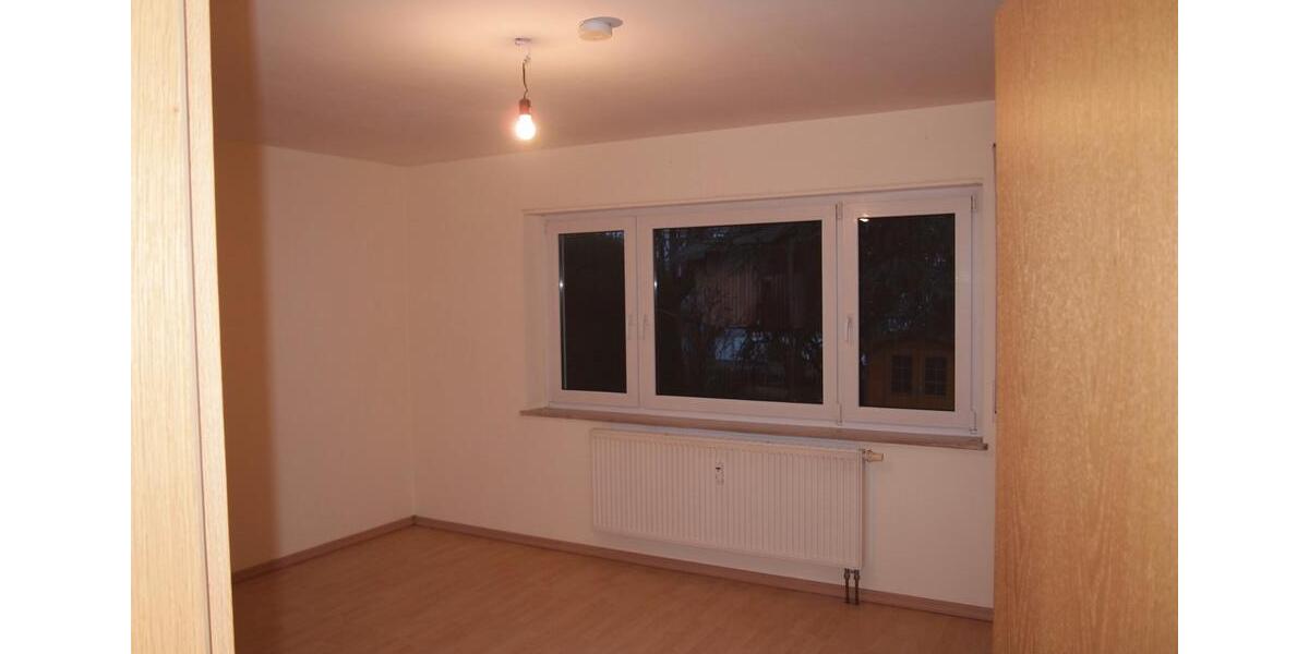 Erdgeschoßwohnung Göppingen - 3 Zimmer, 77 m&sup2;, 700&euro; | Angebot:26023509