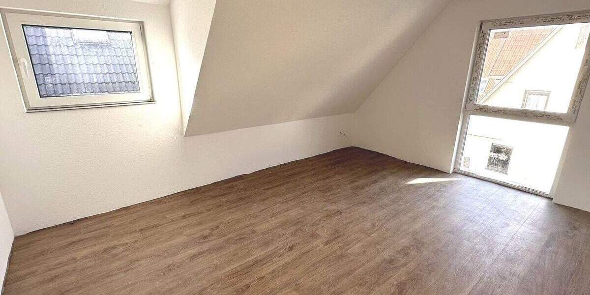 Mehrfamilienhaus, Wohnhaus Schwaikheim - 9 Zimmer, 218 m&sup2;, 749.000&euro; | Angebot:25662282