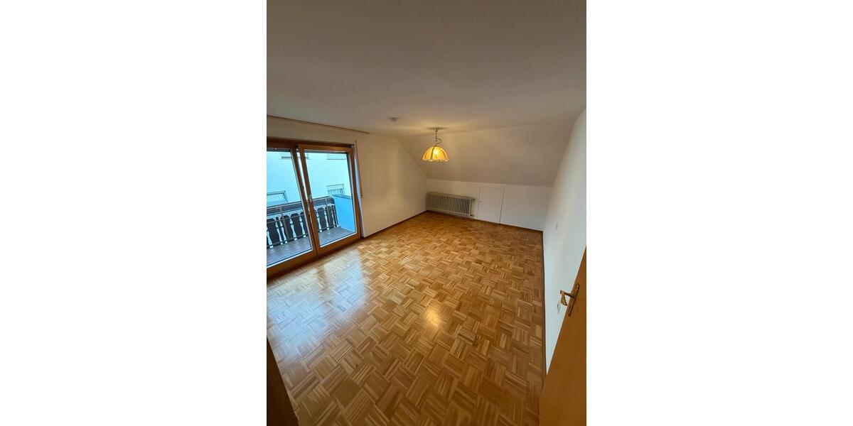 Einfamilienhaus Dettingen an der Erms - 4 Zimmer, 114 m&sup2;, 1.500&euro; | Angebot:27620230