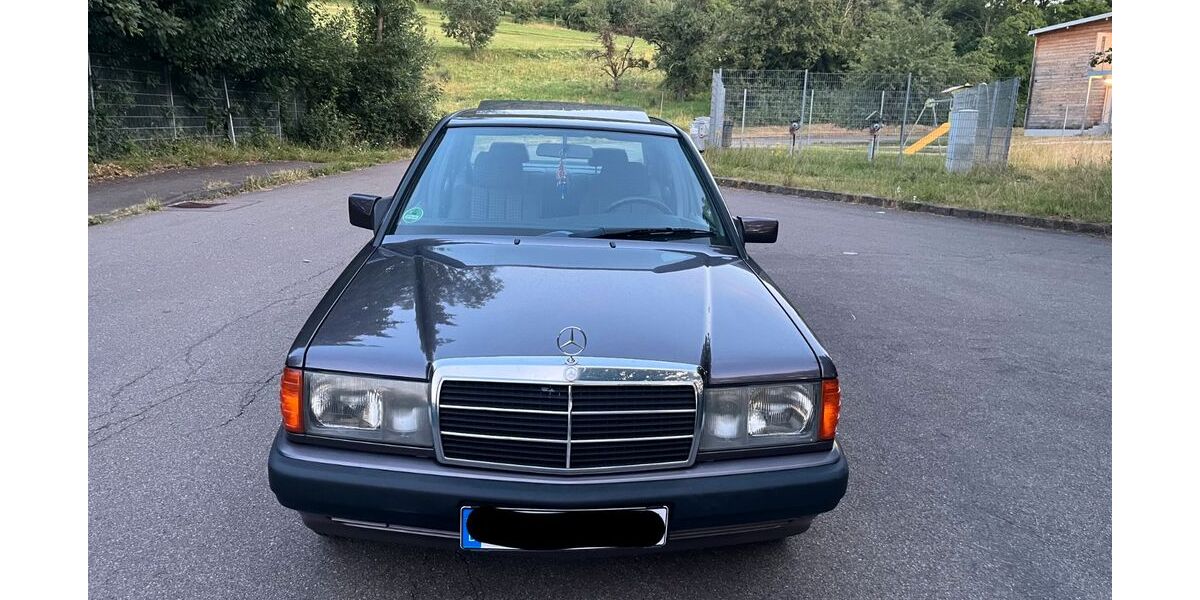 Mercedes-Benz 190 211.000 km 4.100 &euro; Geislingen an der Steige 73312