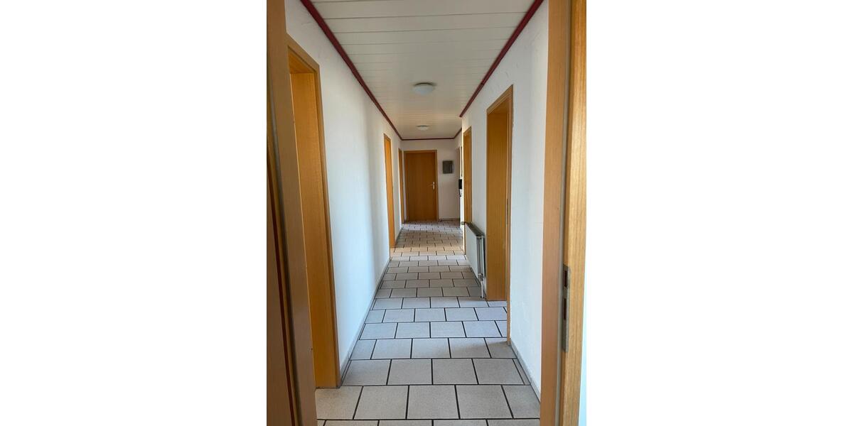 Etagenwohnung Laichingen - 4.5 Zimmer, 113 m&sup2;, 1.300&euro; | Angebot:26671464