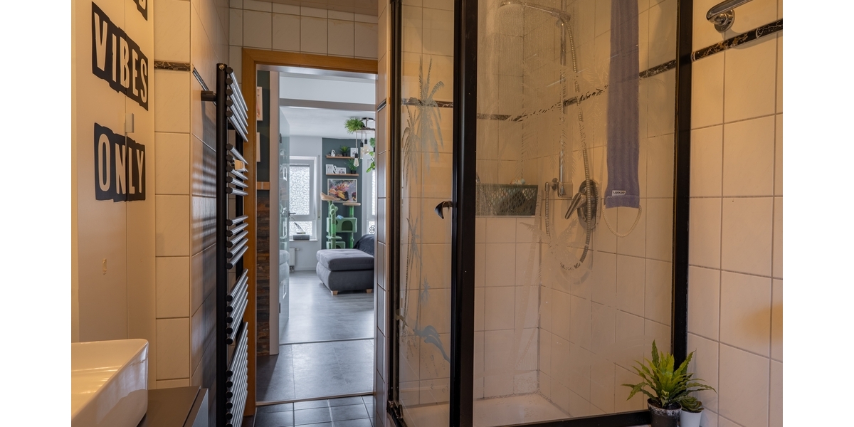 Großzügige Eckterrasse, Kamin & ruhiges Wohnen im 3-Familienhaus - 3.5 Remshalden | Angebot:27512031