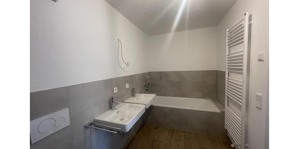 Etagenwohnung Esslingen am Neckar - 4 Zimmer, 101 m&sup2;, 1.550&euro; | Angebot:25923417