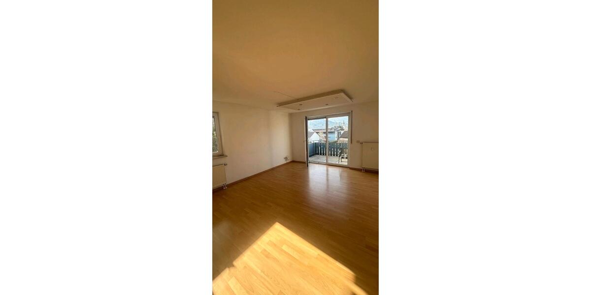 Etagenwohnung Weilheim an der Teck - 3 Zimmer, 75 m&sup2;, 1.300&euro; | Angebot:25958375