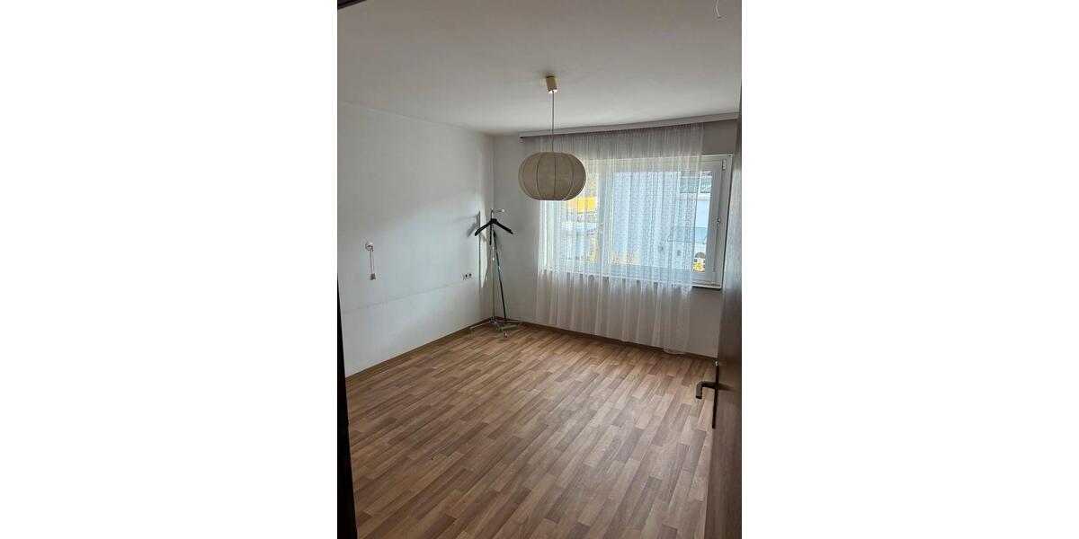 Etagenwohnung Eislingen (Fils) - 2 Zimmer, 55 m&sup2;, 800&euro; | Angebot:26666004