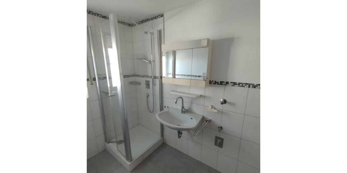 Etagenwohnung Frickenhausen - 5 Zimmer, 97 m&sup2;, 330.000&euro; | Angebot:27088374