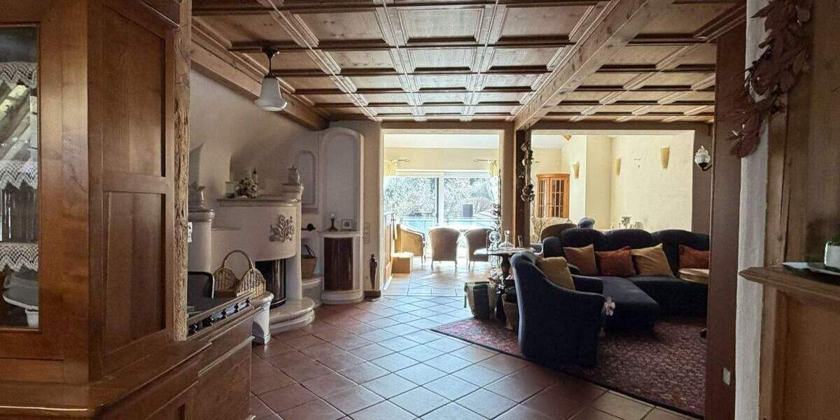 Mehrfamilienhaus, Wohnhaus Dettingen unter Teck - 1 Zimmer, 197 m&sup2;, 780.000&euro; | Angebot:25733069