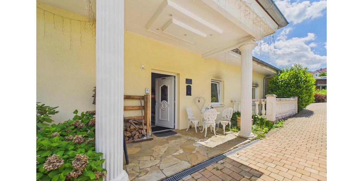 Villa Göppingen Bruckwasen - 7 Zimmer, 206 m&sup2;, 3.500&euro; | Angebot:26566211