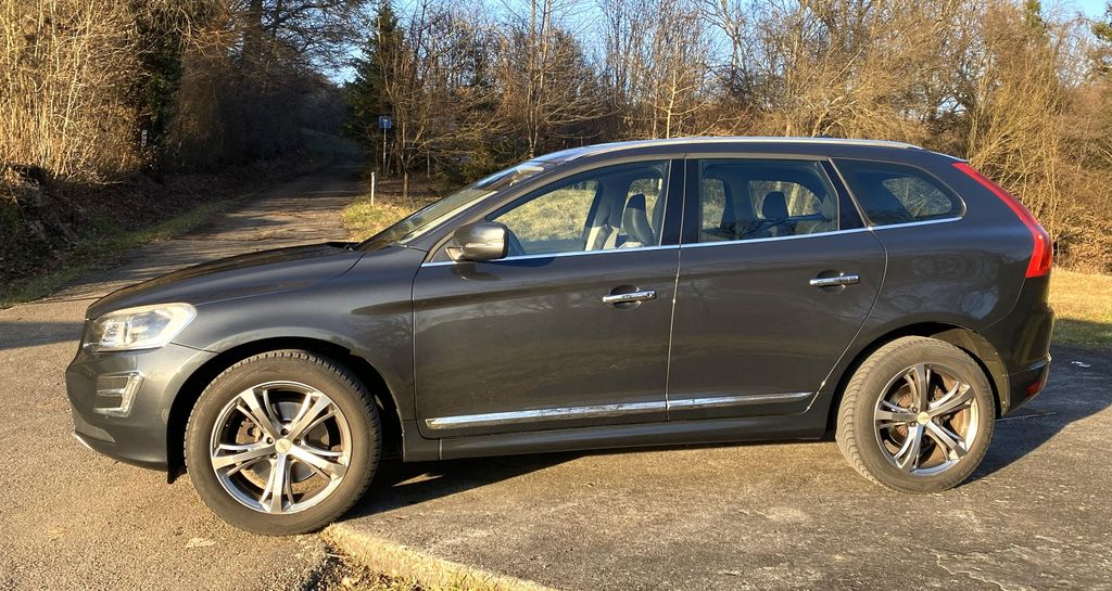 Volvo XC60 123.845 km 18.950 &euro; Uhingen 73066