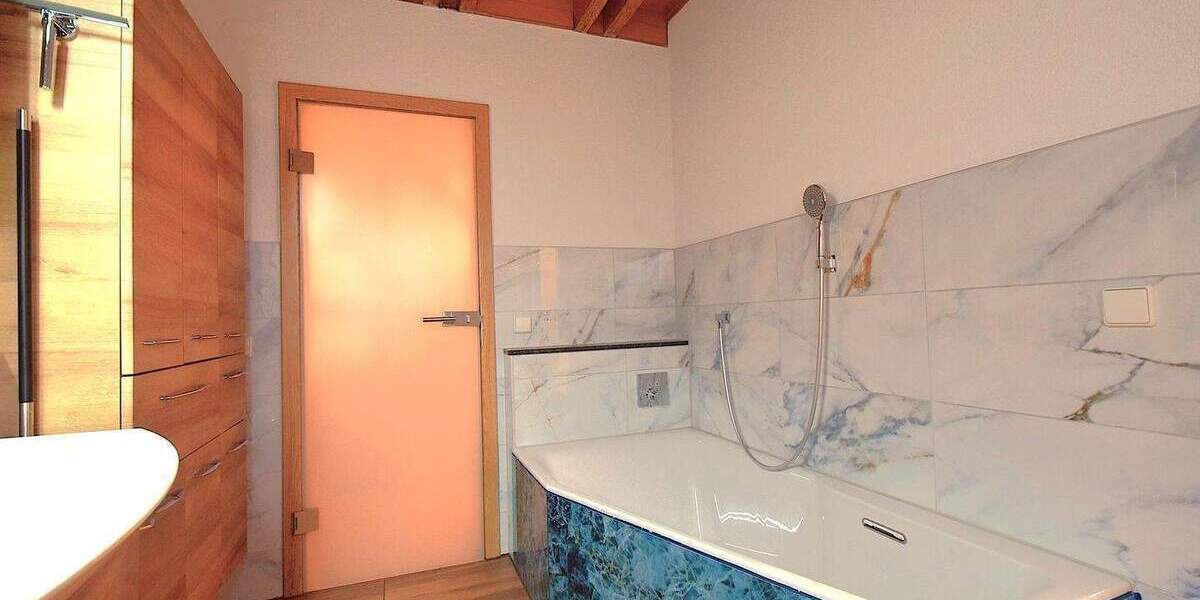 Mehrfamilienhaus, Wohnhaus Böbingen an der Rems Böbingen - 7 Zimmer, 224 m&sup2;, 600.000&euro; | Angebot:26703166