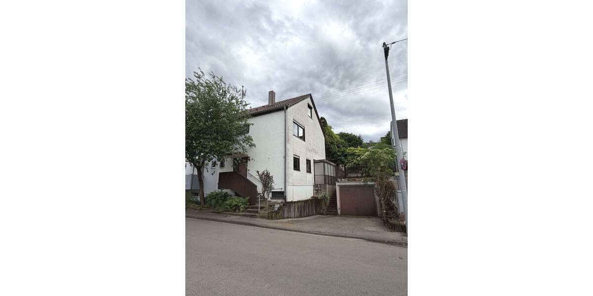 Einfamilienhaus Esslingen Pliensauvorstadt - 6 Zimmer, 100 m&sup2;, 295.000&euro; | Angebot:27702387