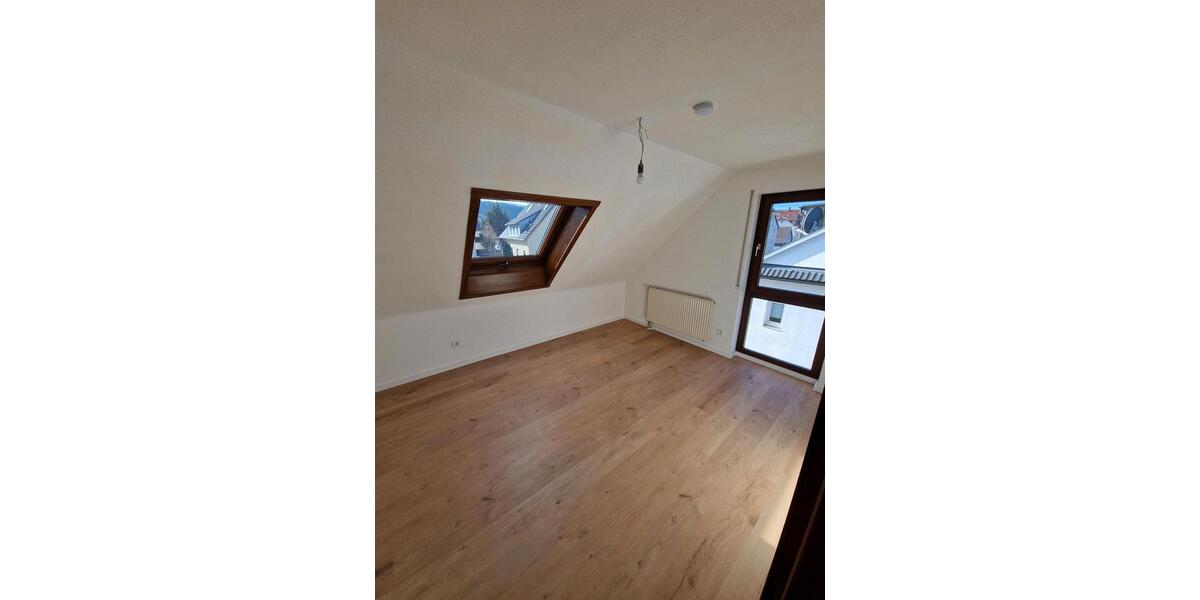 Maisonettenwohnung Fellbach - 4.5 Zimmer, 111 m&sup2;, 1.999&euro; | Angebot:25839376