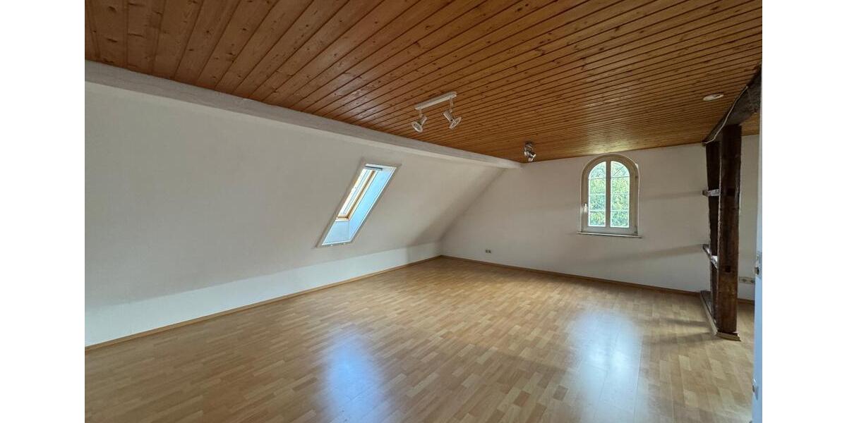 Dachgeschoßwohnung Beuren - 1.5 Zimmer, 42 m&sup2;, 530&euro; | Angebot:25143854