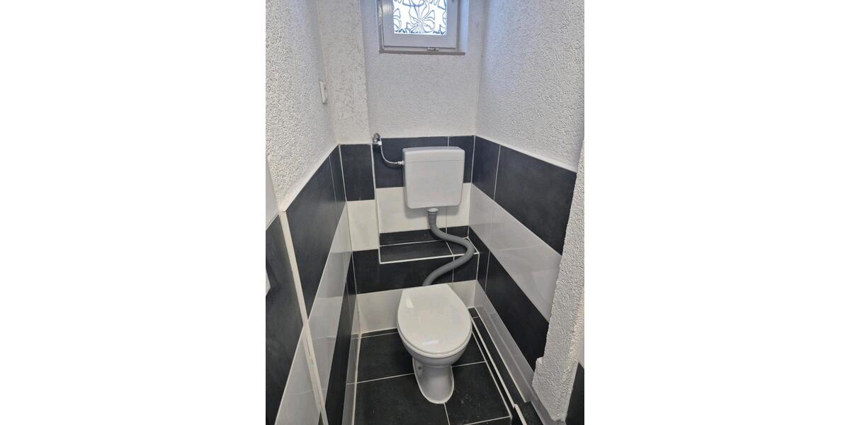 Etagenwohnung Bad Urach - 3 Zimmer, 80 m&sup2;, 1.000&euro; | Angebot:27570396