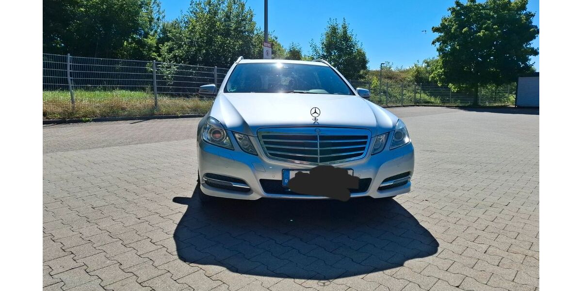 Mercedes-Benz E 220 210.000 km 12.500 &euro; Schwäbisch Gmünd 73527