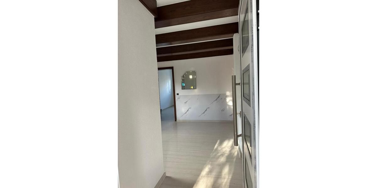 Erdgeschoßwohnung Uhingen - 4 Zimmer, 120 m&sup2;, 1.500&euro; | Angebot:25988250