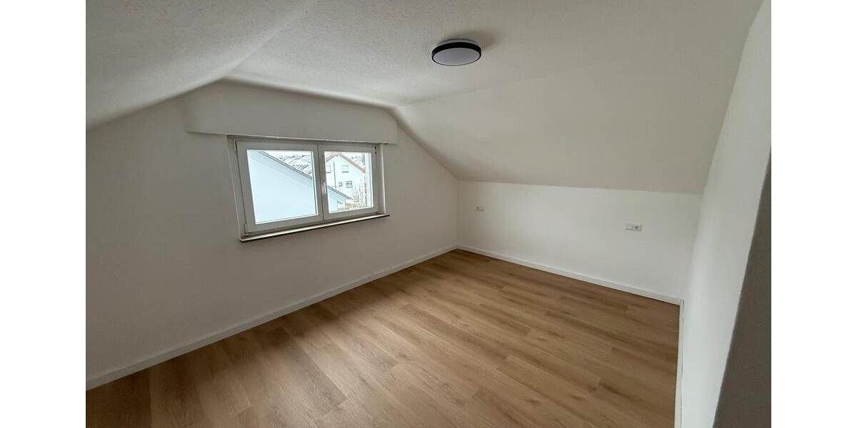 Dachgeschoßwohnung Göppingen Bruckwasen - 2 Zimmer, 55 m&sup2;, 700&euro; | Angebot:25594085