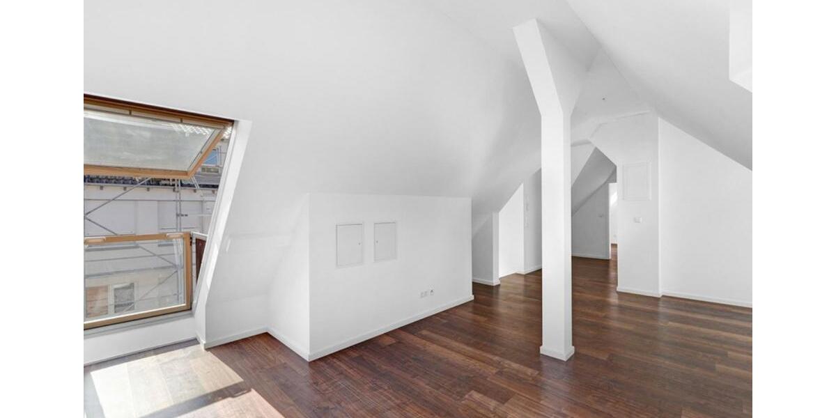 Dachgeschoßwohnung Esslingen am Neckar - 2.5 Zimmer, 49 m&sup2;, 800&euro; | Angebot:25989322