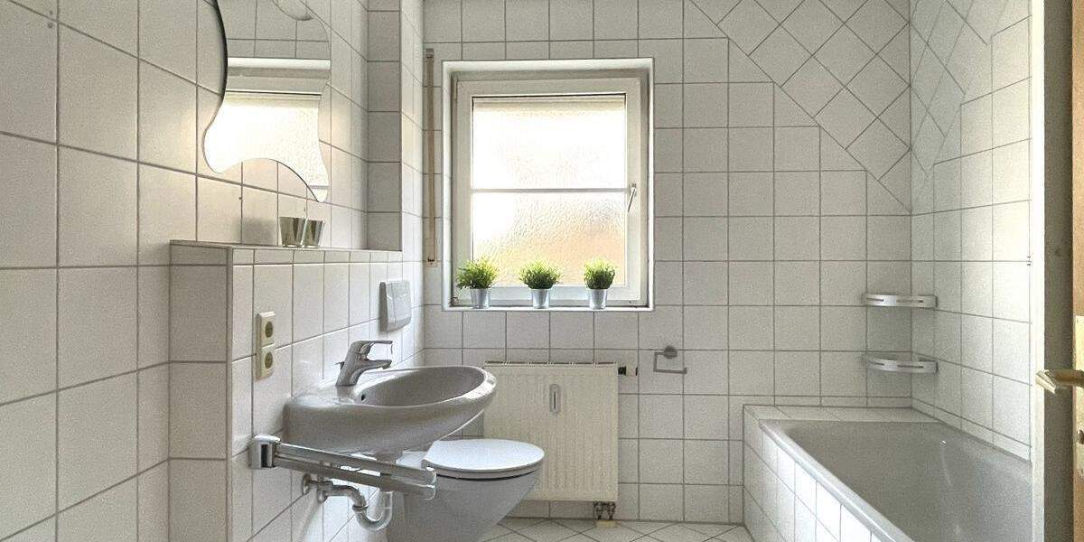 Etagenwohnung Lonsee - 3 Zimmer, 87 m&sup2;, 260.000&euro; | Angebot:25693636