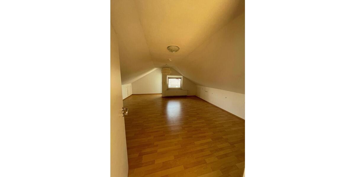 Dachgeschoßwohnung Schwäbisch Gmünd Bargau - 2 Zimmer, 82 m&sup2;, 750&euro; | Angebot:25641311