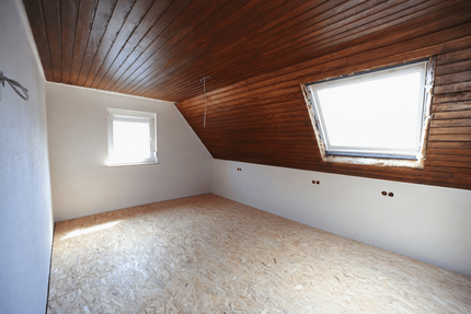 3 Zi. Dachgeschosswohnung mit zusätzlich ca. 43 m² Bühnengrundfl. Galerie- od. Maisonette-Potenzial - Wohnung Weilheim an der Teck | Angebot:27532421