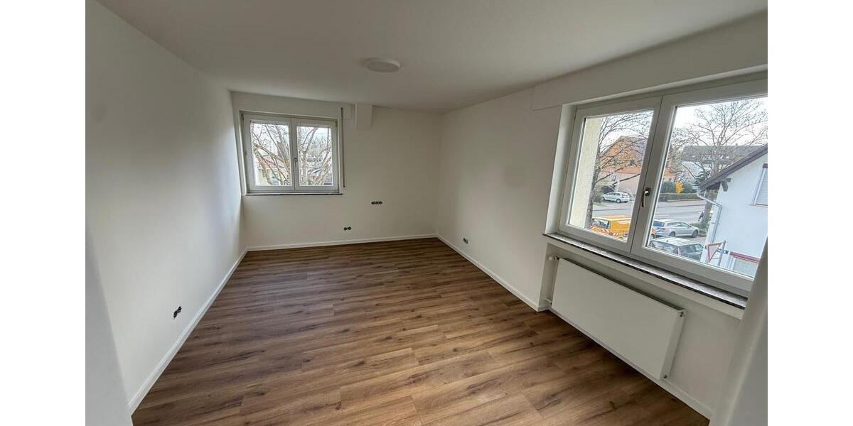 Etagenwohnung Nürtingen - 8 Zimmer, 165 m&sup2;, 1.930&euro; | Angebot:25942991