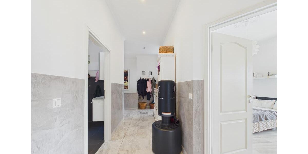 Villa Göppingen Bruckwasen - 7 Zimmer, 206 m&sup2;, 3.500&euro; | Angebot:26566211