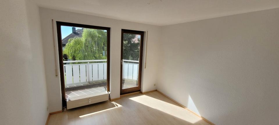 Etagenwohnung Esslingen am Neckar Brühl - 3.5 Zimmer, 86 m&sup2;, 1.200&euro; | Angebot:26654953