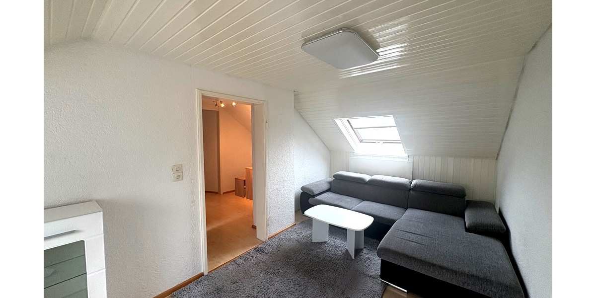 Kompakte und möblierte 2,5-Zimmer-Dachgeschosswohnung im Herzen von Altbach - Dachgeschoßwohnung Altbach Altbach (Württemberg) (Gemeinde) | Angebot:25444320