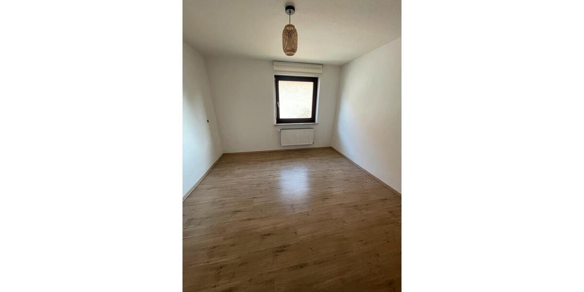 Etagenwohnung Laichingen - 4.5 Zimmer, 113 m&sup2;, 1.300&euro; | Angebot:26671464