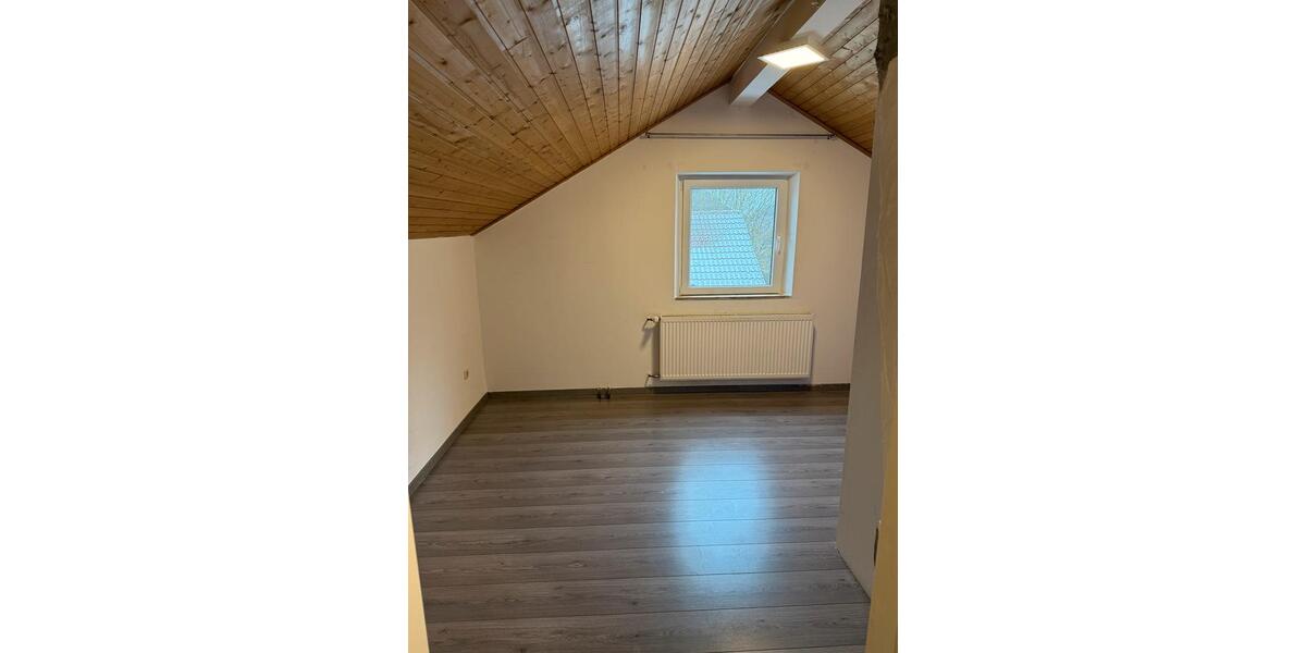 Dachgeschoßwohnung Mühlhausen im Täle - 4 Zimmer, 80 m&sup2;, 900&euro; | Angebot:25100862