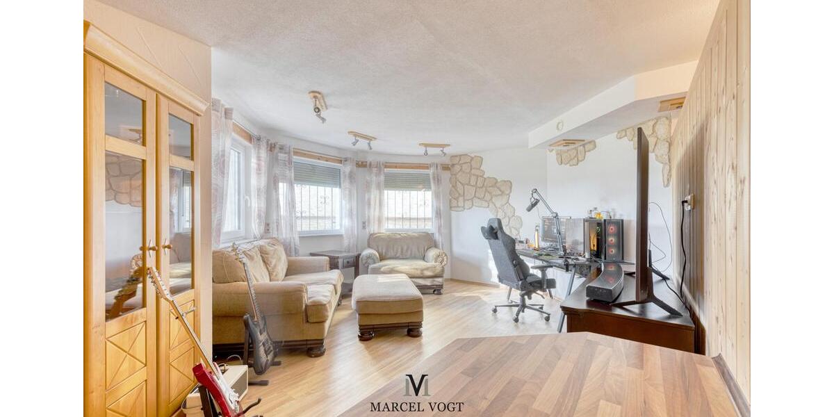 Einfamilienhaus Hülben - 8.5 Zimmer, 337 m&sup2;, 4.620&euro; | Angebot:23816966