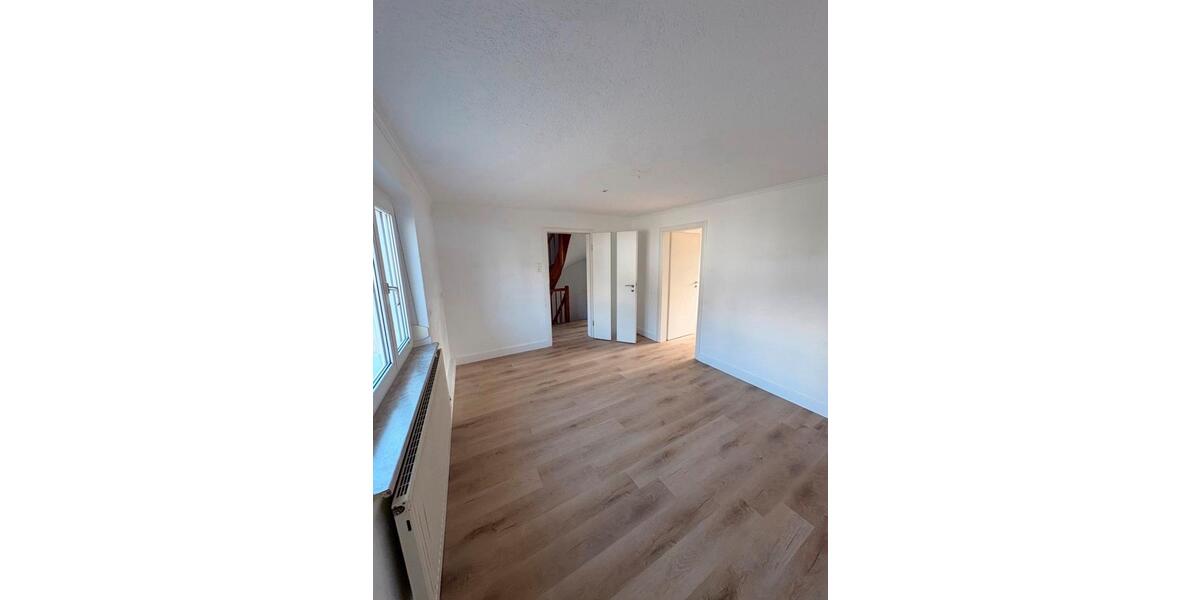 Reihenhaus Schwäbisch Gmünd Bargau - 6 Zimmer, 125 m&sup2;, 324.900&euro; | Angebot:27000073