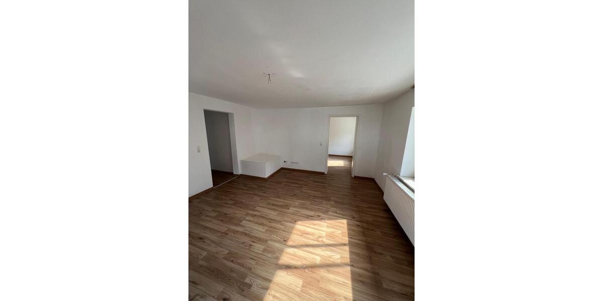 Erdgeschoßwohnung Uhingen - 3 Zimmer, 70 m&sup2;, 850&euro; | Angebot:24618223