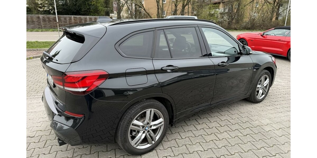 BMW X1 2.0i xDrive M Sportpaket LED,Navi,AHK* 19.000 km 33.650 &euro; Schorndorf 73614