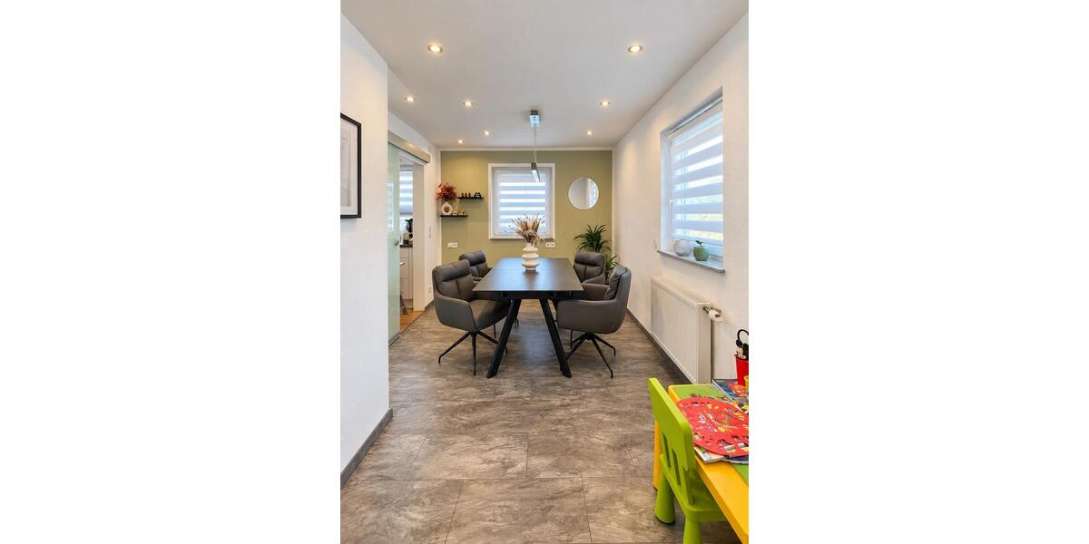 Doppelhaushälfte Schwaikheim - 8 Zimmer, 160 m&sup2;, 669.000&euro; | Angebot:27598082