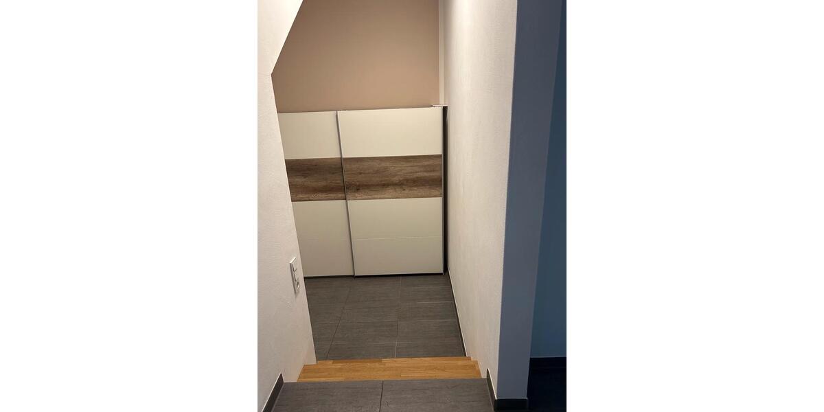 Etagenwohnung Nellingen - 4 Zimmer, 185 m&sup2;, 1.950&euro; | Angebot:24653845