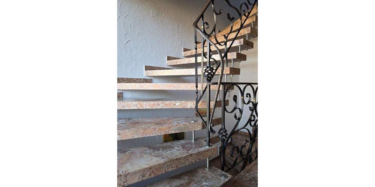 Mehrfamilienhaus, Wohnhaus Böbingen - 6 Zimmer, 209 m&sup2;, 659.000&euro; | Angebot:25853975