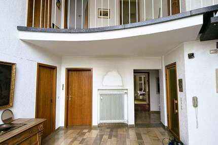 Haus Esslingen am Neckar Brühl - 7 Zimmer, 225 m&sup2;, 599.000&euro; | Angebot:27548839