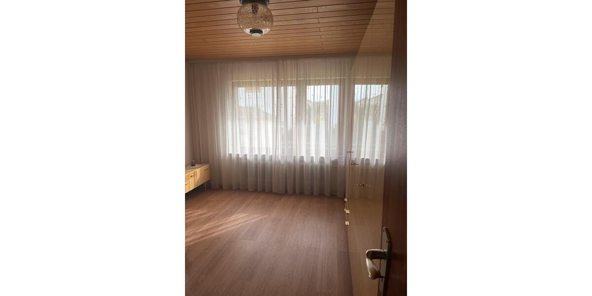 Erdgeschoßwohnung Süßen - 3 Zimmer, 85 m&sup2;, 1.200&euro; | Angebot:25636967