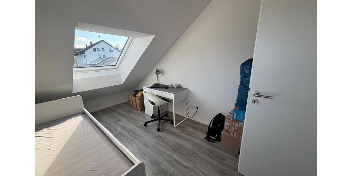 Dachgeschoßwohnung Laichingen - 4 Zimmer, 95 m&sup2;, 1.150&euro; | Angebot:26662138