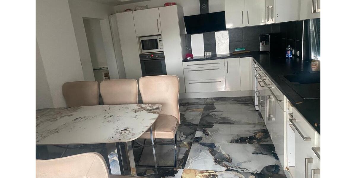 Einfamilienhaus Nürtingen - 225 Zimmer, 225 m&sup2;, 2.000&euro; | Angebot:26483462