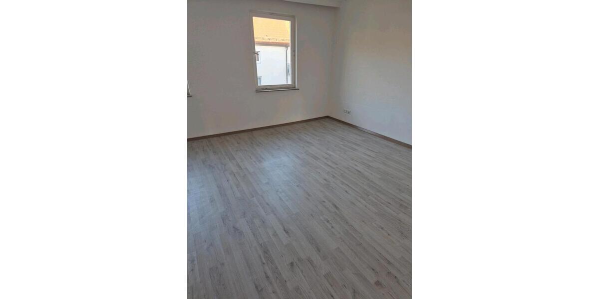 Etagenwohnung Bad Urach - 3 Zimmer, 80 m&sup2;, 1.000&euro; | Angebot:27570396