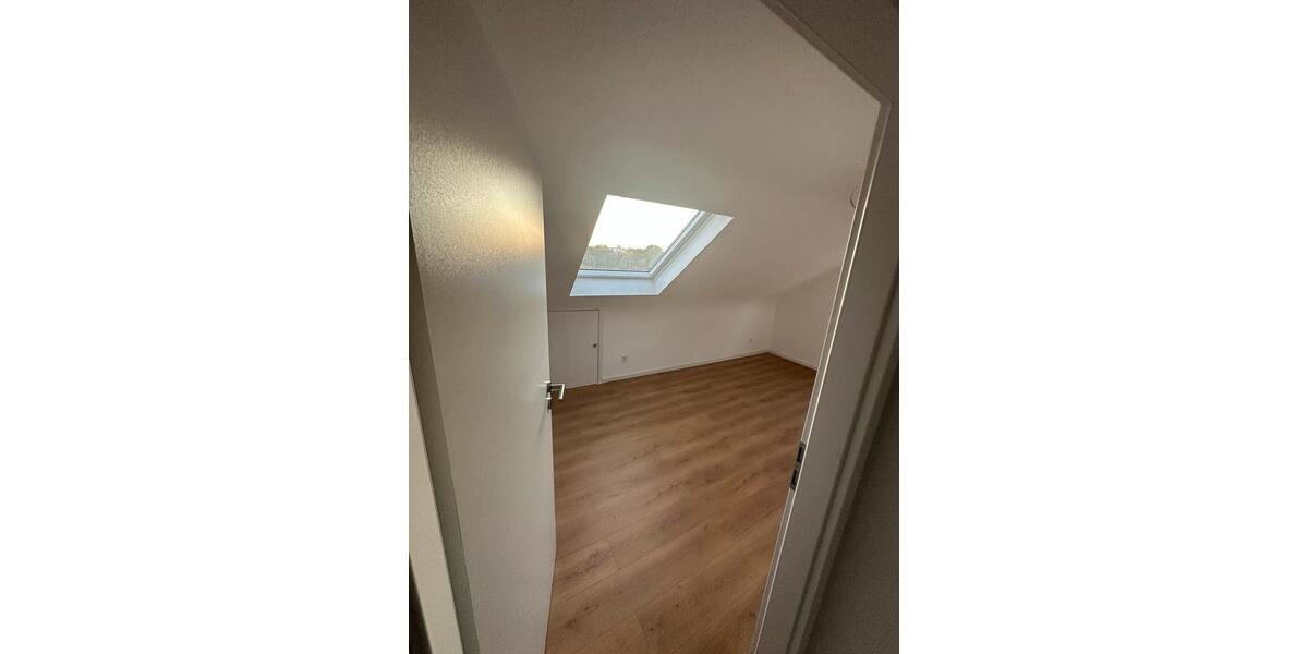 Dachgeschoßwohnung Neuhausen auf den Fildern - 3 Zimmer, 71 m&sup2;, 1.300&euro; | Angebot:27548763