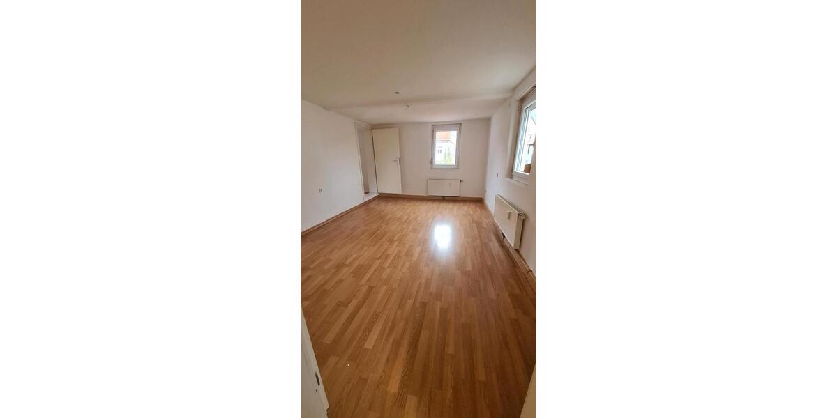 Etagenwohnung Lorch - 4 Zimmer, 90 m&sup2;, 1.000&euro; | Angebot:27570365
